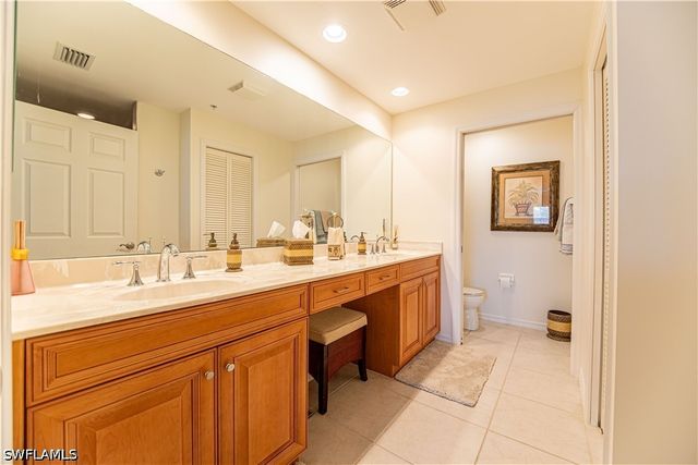7401 Bella Lago DR 522, Fort Myers Beach, FL 33931