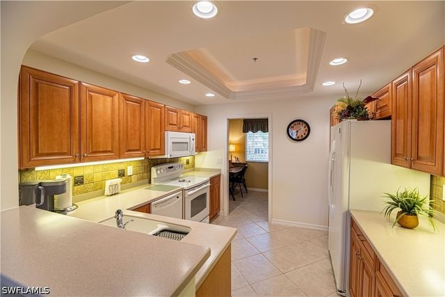 7401 Bella Lago DR 522, Fort Myers Beach, FL 33931