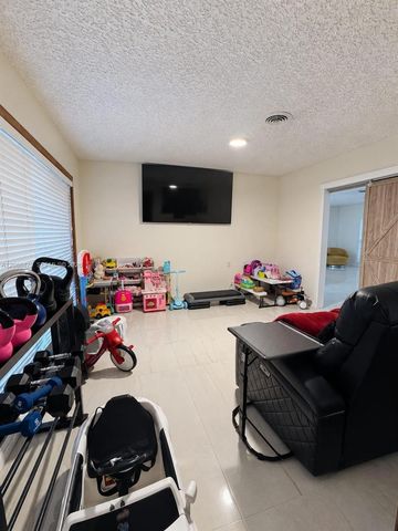 695 SW 65th Avenue, Margate, FL 33068