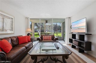 1086 Forest Lakes DR 106, Naples, FL 34105