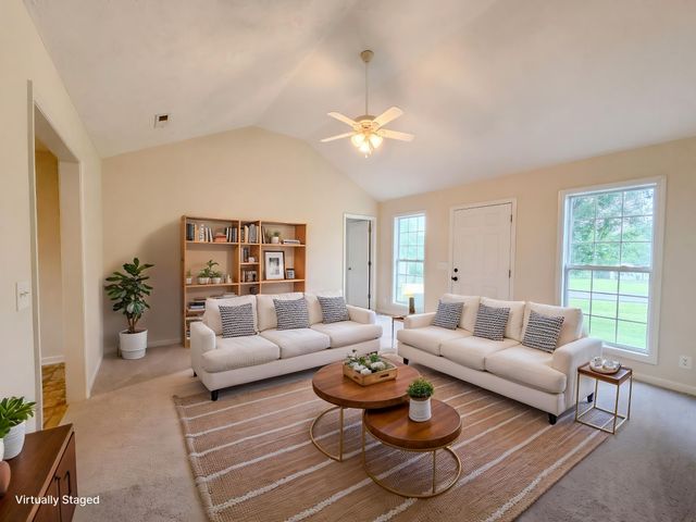 300 Fairway Grn, Shelbyville, TN 37160