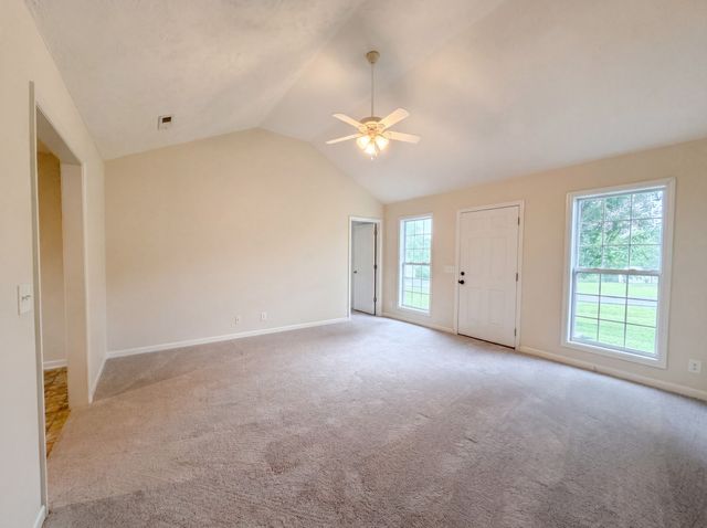 300 Fairway Grn, Shelbyville, TN 37160