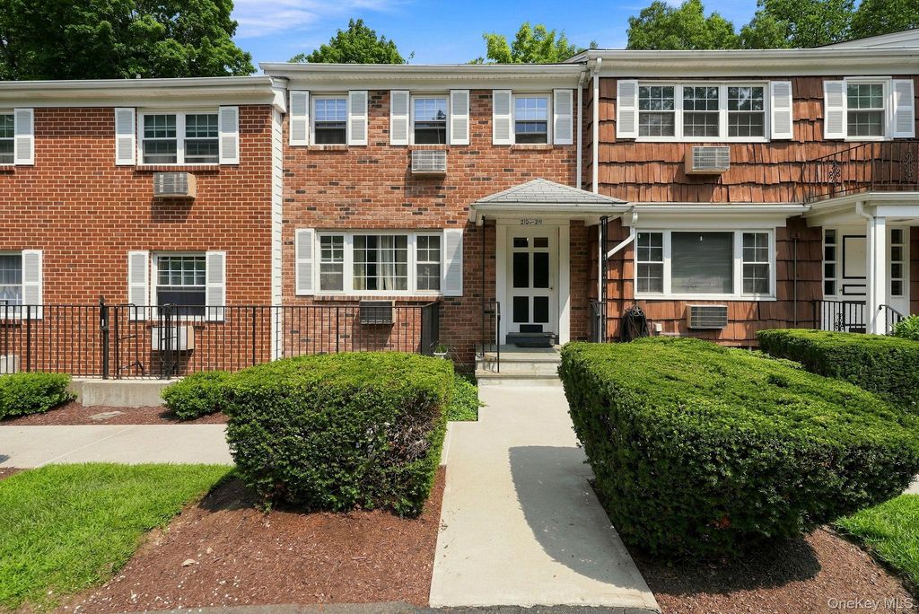 210 Woodland Hills Road 210, White Plains, NY 10603 — exterior