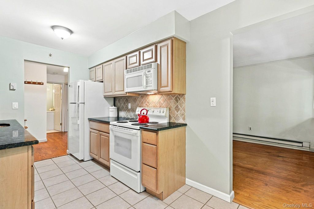 210 Woodland Hills Road 210, White Plains, NY 10603 — photo 5