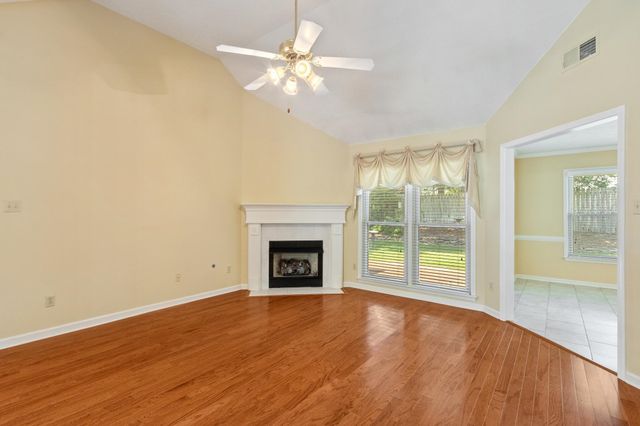 7486 APPLE YARD LN, Cordova, TN 38016