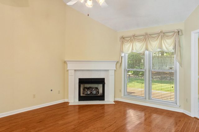 7486 APPLE YARD LN, Cordova, TN 38016