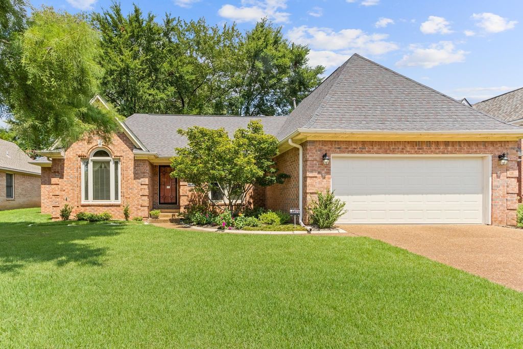 7486 APPLE YARD LN, Cordova, TN 38016