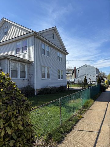 727 Beck Street, Uniondale, NY 11553
