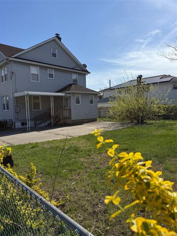 727 Beck Street, Uniondale, NY 11553