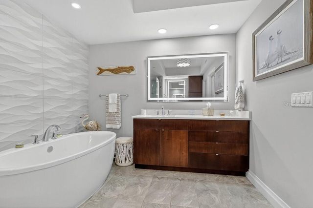 800 COLLANY ROAD 302, St Petersburg, FL 33715