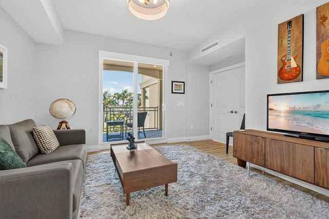 800 COLLANY ROAD 302, St Petersburg, FL 33715