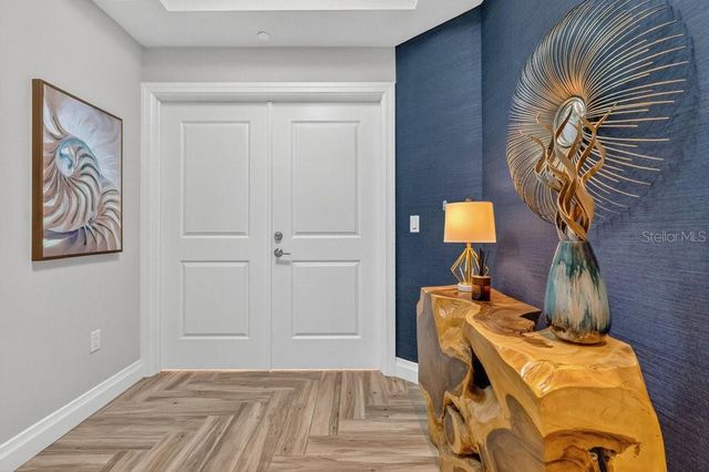 800 COLLANY ROAD 302, St Petersburg, FL 33715