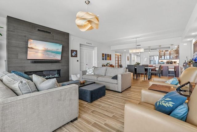 800 COLLANY ROAD 302, St Petersburg, FL 33715