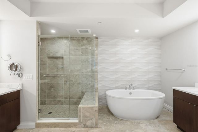 800 COLLANY ROAD 302, St Petersburg, FL 33715