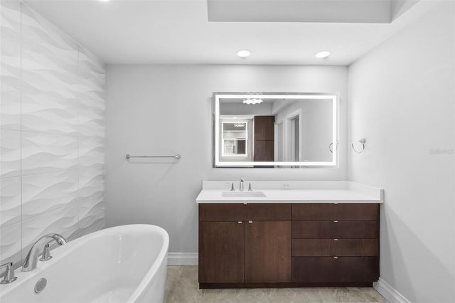 800 COLLANY ROAD 302, St Petersburg, FL 33715