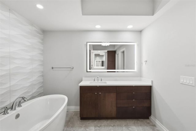 800 COLLANY ROAD 302, St Petersburg, FL 33715