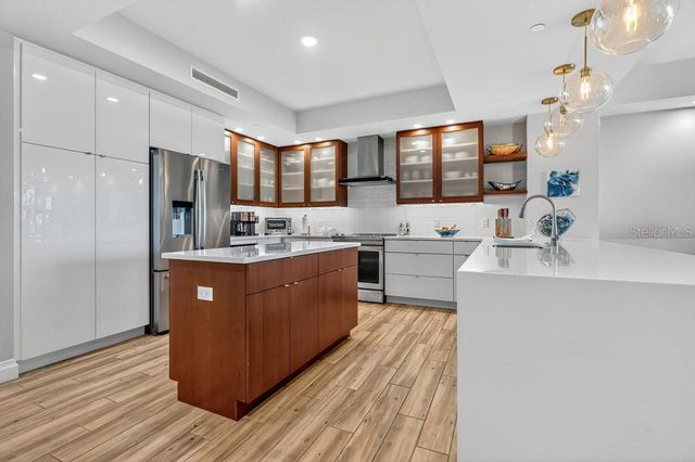 800 COLLANY ROAD 302, St Petersburg, FL 33715