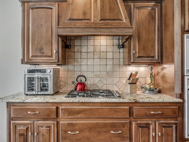 2716 NW 155th Street, Edmond, OK 73013