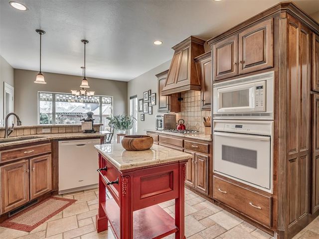 2716 NW 155th Street, Edmond, OK 73013