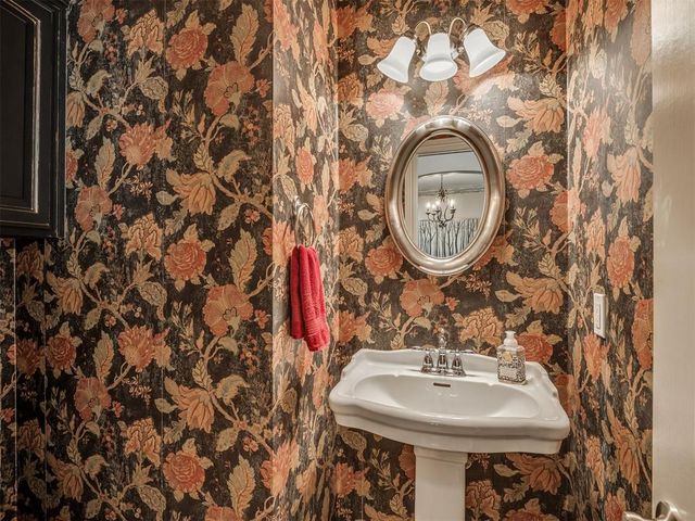 2716 NW 155th Street, Edmond, OK 73013