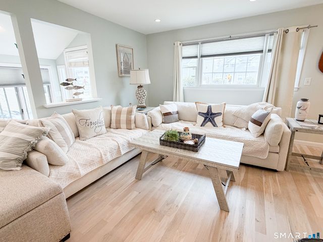 945 East Broadway, Milford, CT 06460