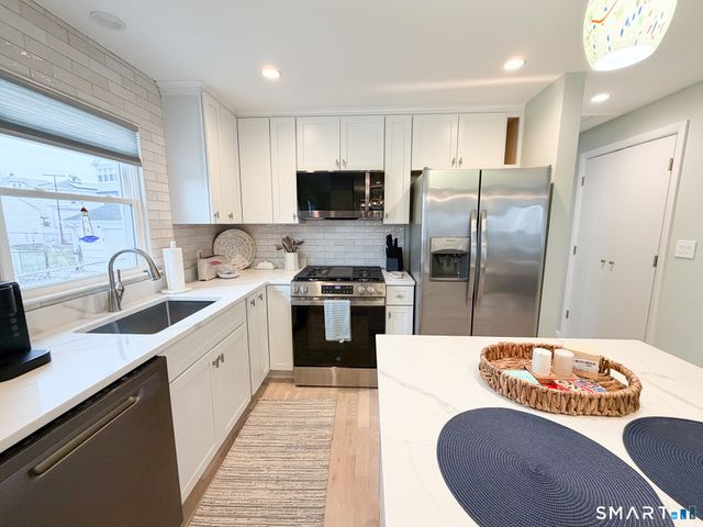 945 East Broadway, Milford, CT 06460