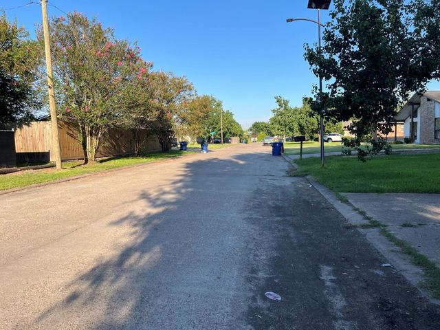 1405 Northview Drive, Angleton, TX 77515