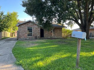 1405 Northview Drive, Angleton, TX 77515