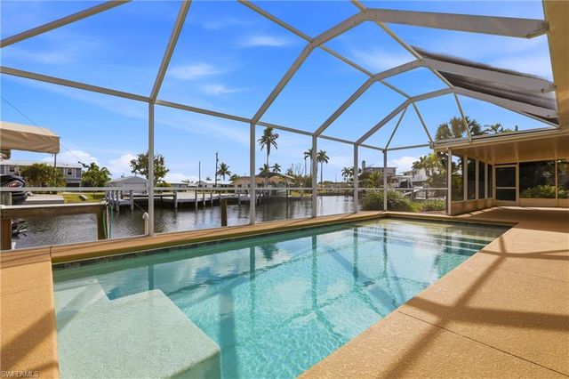 2859 Cheryl ST, Matlacha, FL 33993