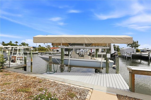 2859 Cheryl ST, Matlacha, FL 33993