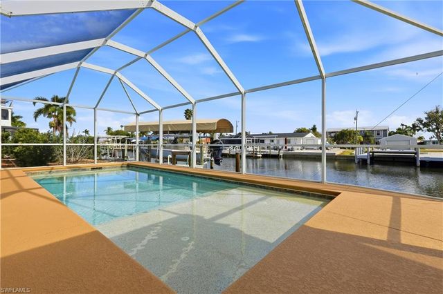 2859 Cheryl ST, Matlacha, FL 33993