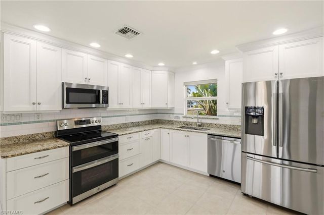 2859 Cheryl ST, Matlacha, FL 33993