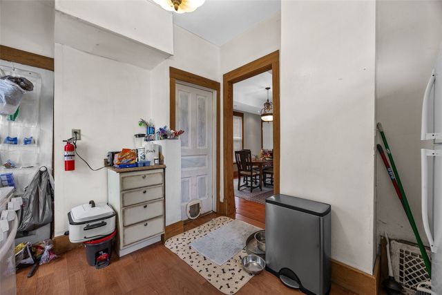 916 B Ave NW, Cedar Rapids, IA 52405