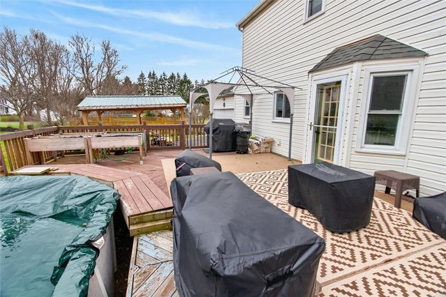 920 Gravel Road, Webster, NY 14580