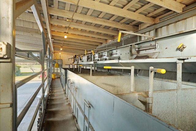 5725 N Wall Rd, Linden, CA 95236