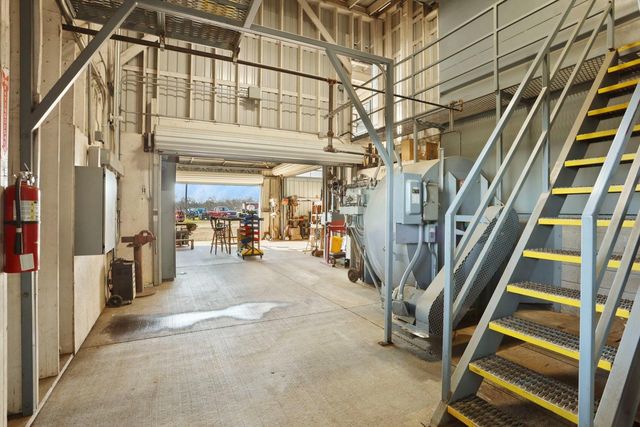 5725 N Wall Rd, Linden, CA 95236