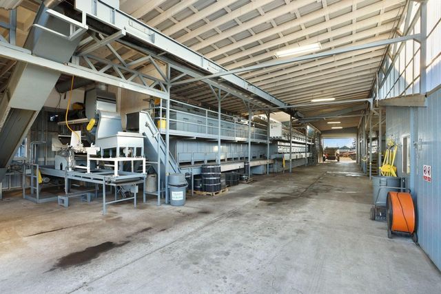 5725 N Wall Rd, Linden, CA 95236