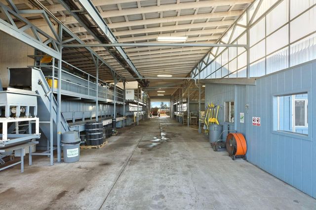 5725 N Wall Rd, Linden, CA 95236