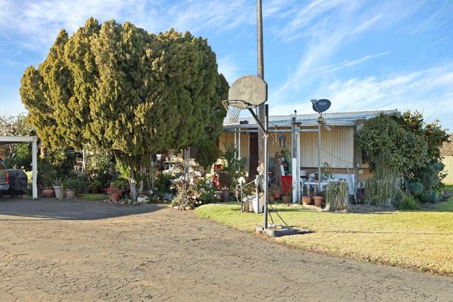 5725 N Wall Rd, Linden, CA 95236