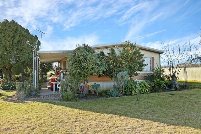 5725 N Wall Rd, Linden, CA 95236