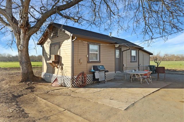 5725 N Wall Rd, Linden, CA 95236