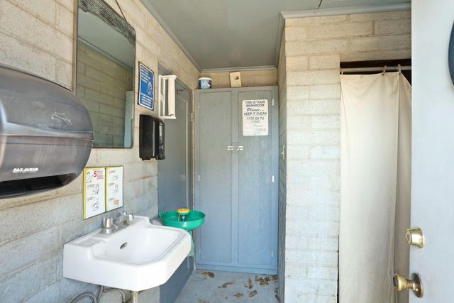 5725 N Wall Rd, Linden, CA 95236