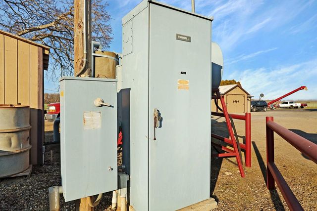 5725 N Wall Rd, Linden, CA 95236