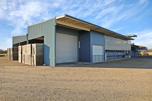 5725 N Wall Rd, Linden, CA 95236