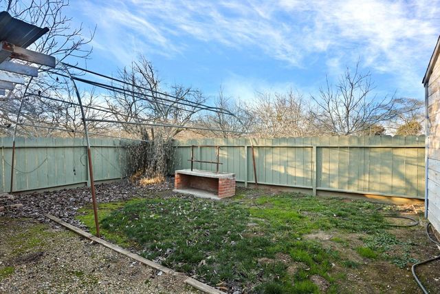 5725 N Wall Rd, Linden, CA 95236