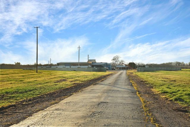 5725 N Wall Rd, Linden, CA 95236