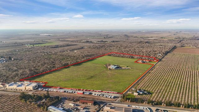 5725 N Wall Rd, Linden, CA 95236