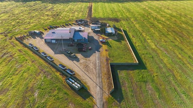 5725 N Wall Rd, Linden, CA 95236