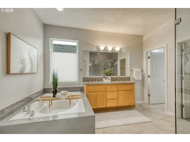 5242 Nw CRADY Ln, Portland, OR 97229