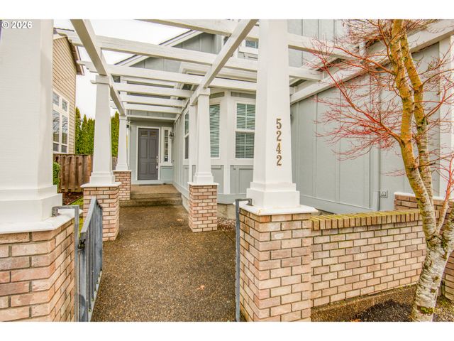 5242 Nw CRADY Ln, Portland, OR 97229